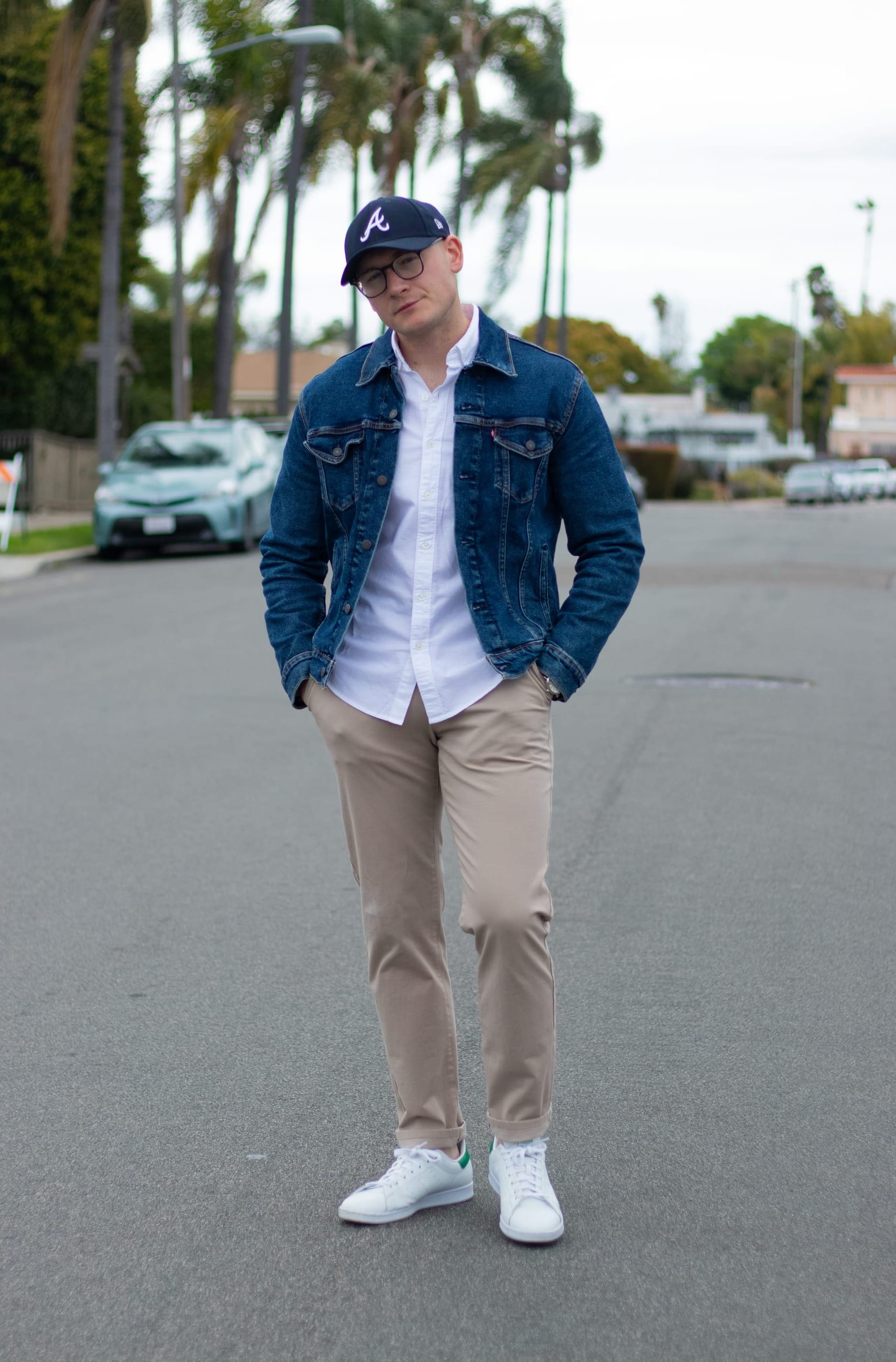 How to Wear White Sneakers (13 Outfit Ideas for Men)